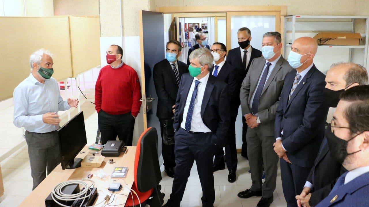 El alcalde José Antonio Diez, el Teniente General Salom Piqueres y el rector, Juan Francisco García Marín, han mantenido este miércoles un encuentro de trabajo