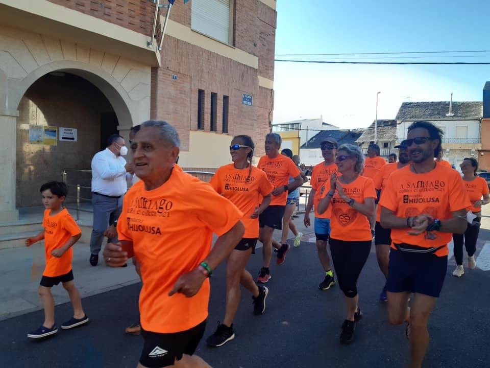 Fotos: Eduardo Morán recibe en Camponaraya a los participantes de ‘A Santiago contra el cáncer’