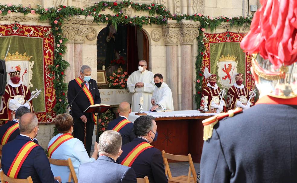 Celebración eucarística en honor a San Juan en la calle Ancha. 