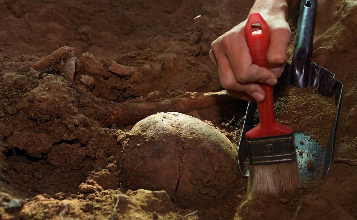 Imagen de una exhumación en Casasola de Rueda por parte de la Asociación para la Recuperación de la Memoria Histórica-