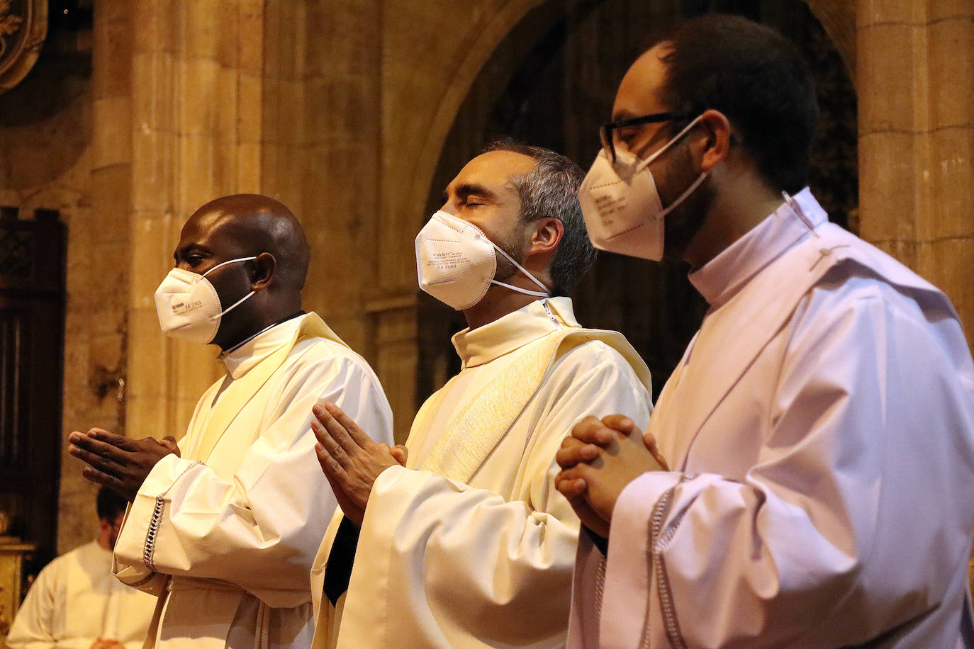 Fotos: Danielle, Adrián y Thierry Rabenkogo, ordenados nuevos sacerdotes