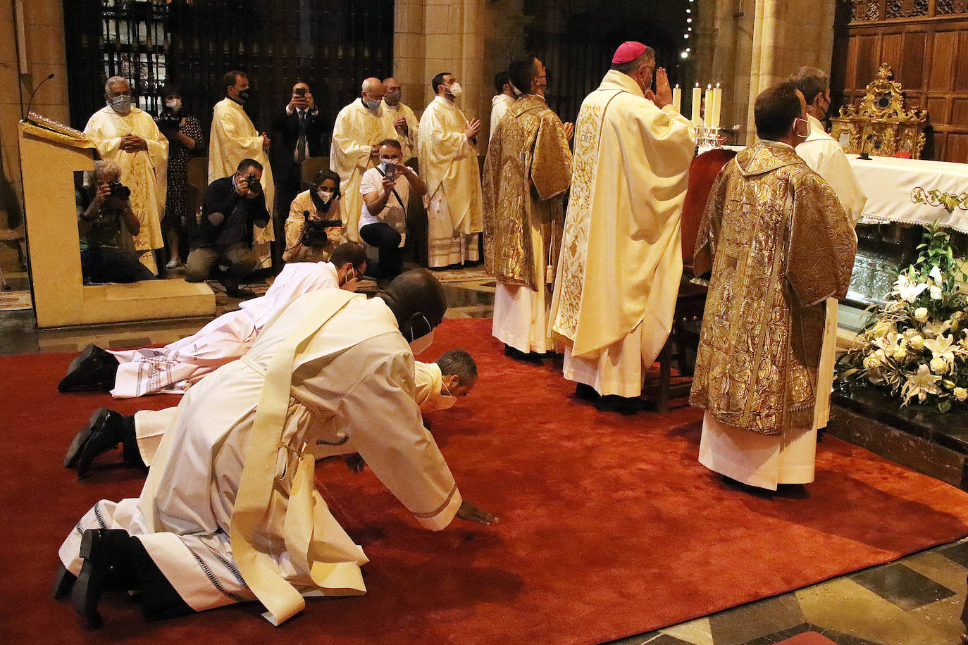 Fotos: Danielle, Adrián y Thierry Rabenkogo, ordenados nuevos sacerdotes