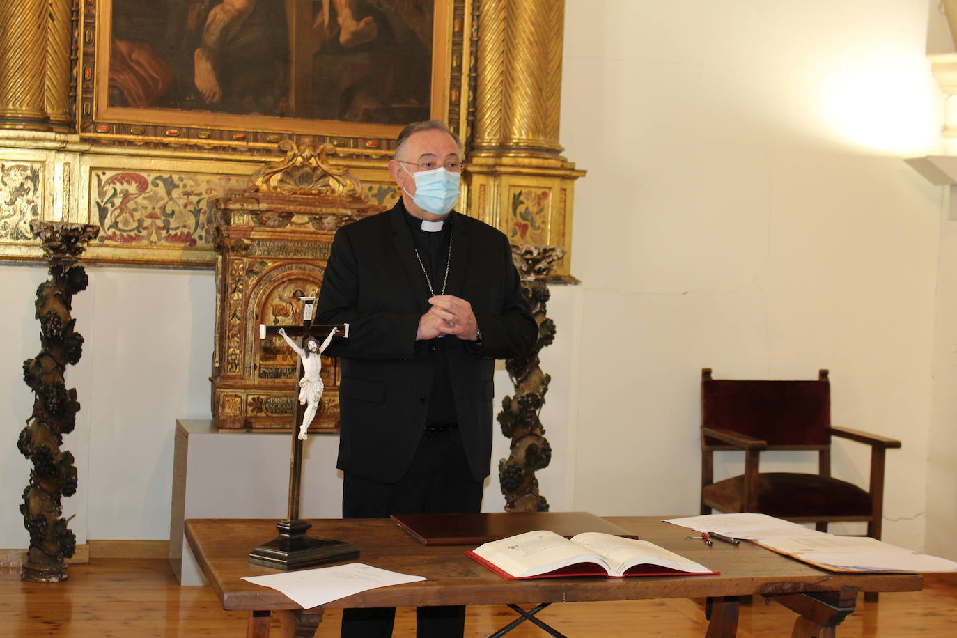 Cuatro delegados episcopales y un nuevo vicario general toman el relevo en el Consejo episcopal en un acto simbólico y cargado de recuerdo e ilusión en el Salón del Trono del Obispado de León