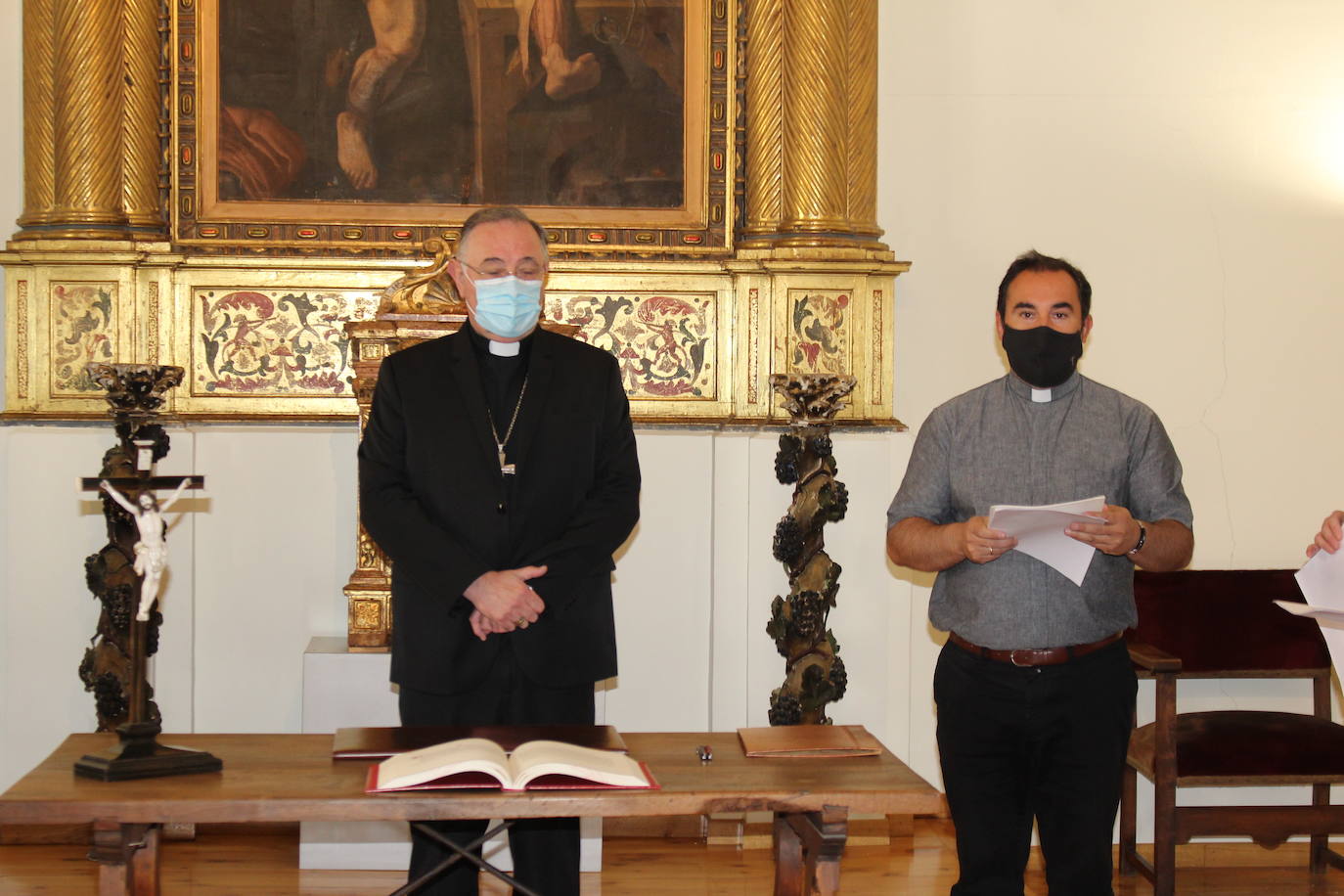 Cuatro delegados episcopales y un nuevo vicario general toman el relevo en el Consejo episcopal en un acto simbólico y cargado de recuerdo e ilusión en el Salón del Trono del Obispado de León