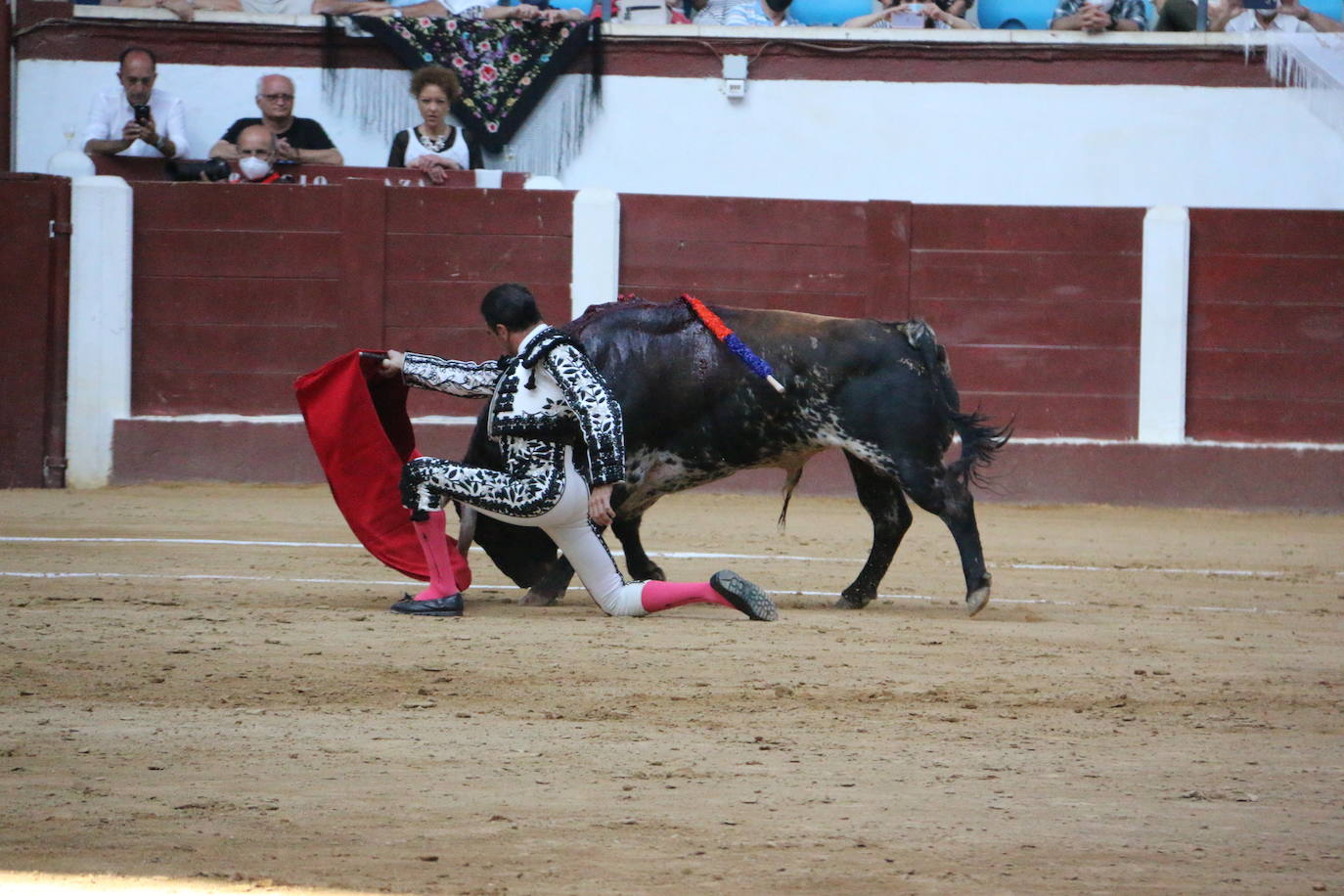 Fotos: Las mejores imágenes de Enrique Ponce en la plaza de toros de León