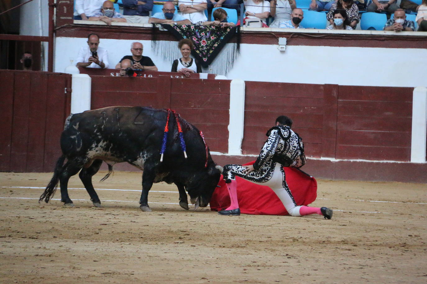 Fotos: Las mejores imágenes de Enrique Ponce en la plaza de toros de León