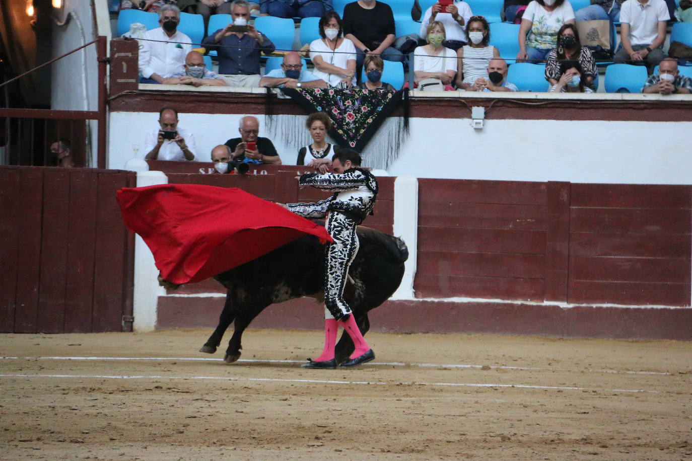 Fotos: Las mejores imágenes de Enrique Ponce en la plaza de toros de León