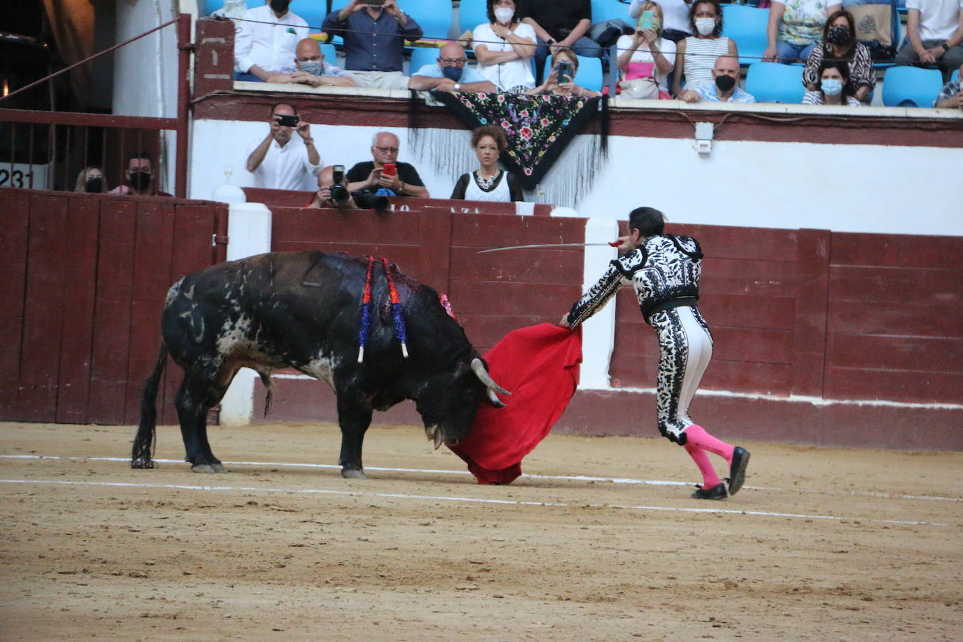 Fotos: Las mejores imágenes de Enrique Ponce en la plaza de toros de León