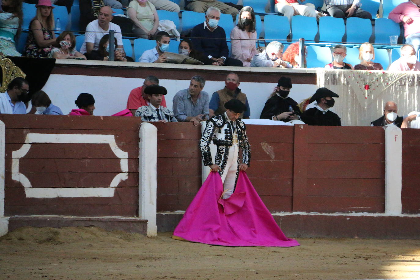 Fotos: Las mejores imágenes de Enrique Ponce en la plaza de toros de León