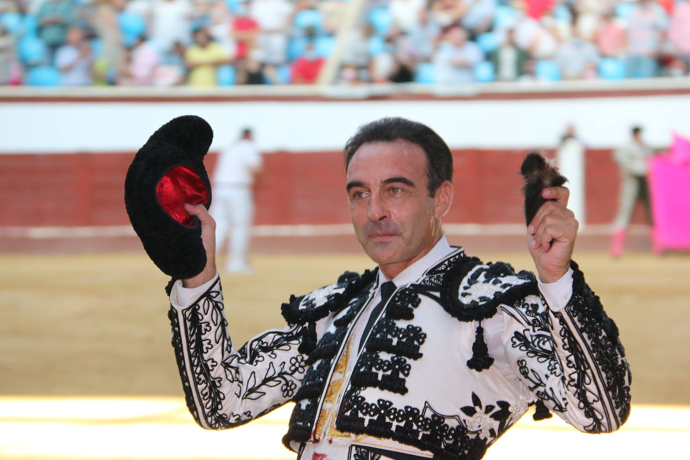 Fotos: Las mejores imágenes de Enrique Ponce en la plaza de toros de León