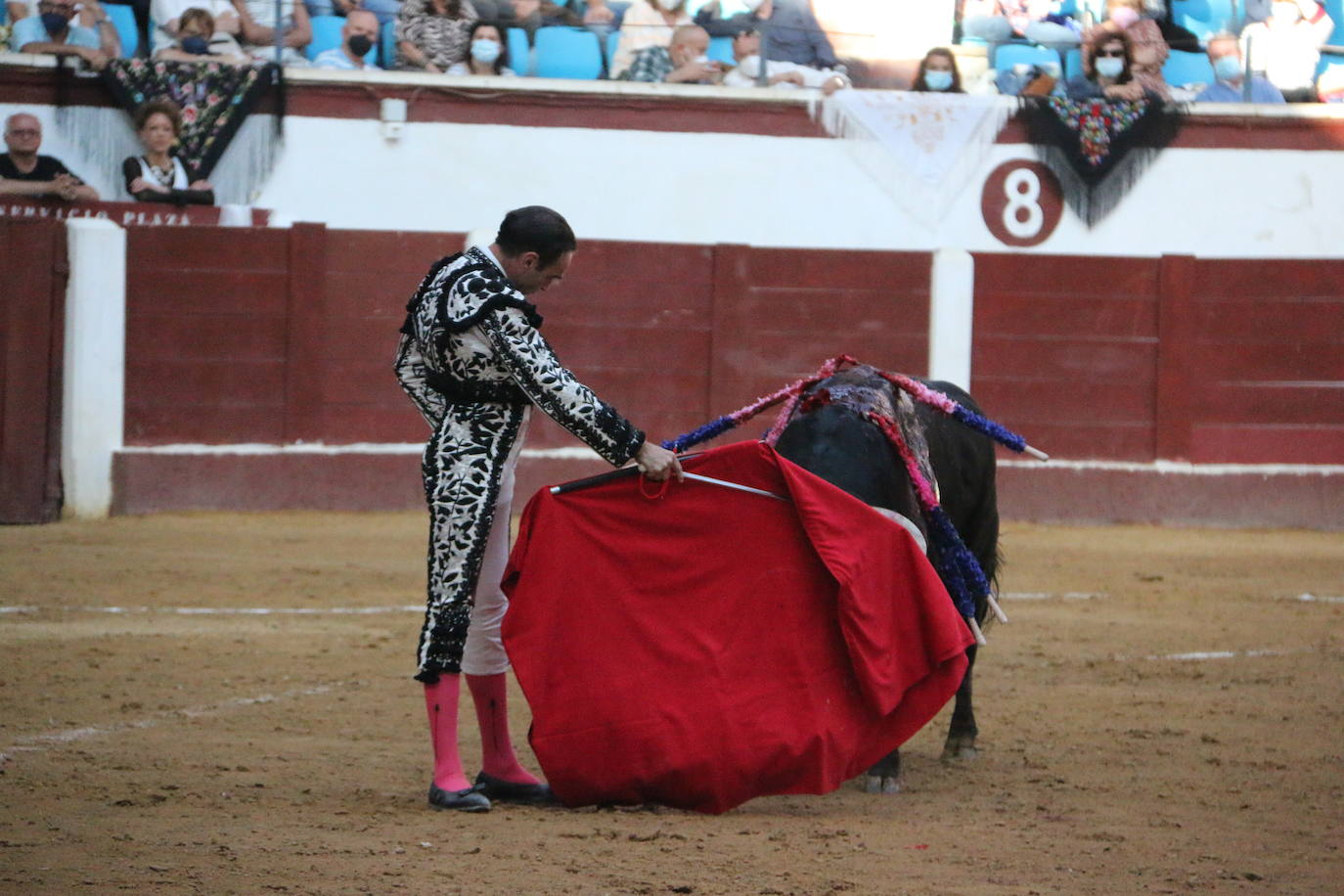 Fotos: Las mejores imágenes de Enrique Ponce en la plaza de toros de León