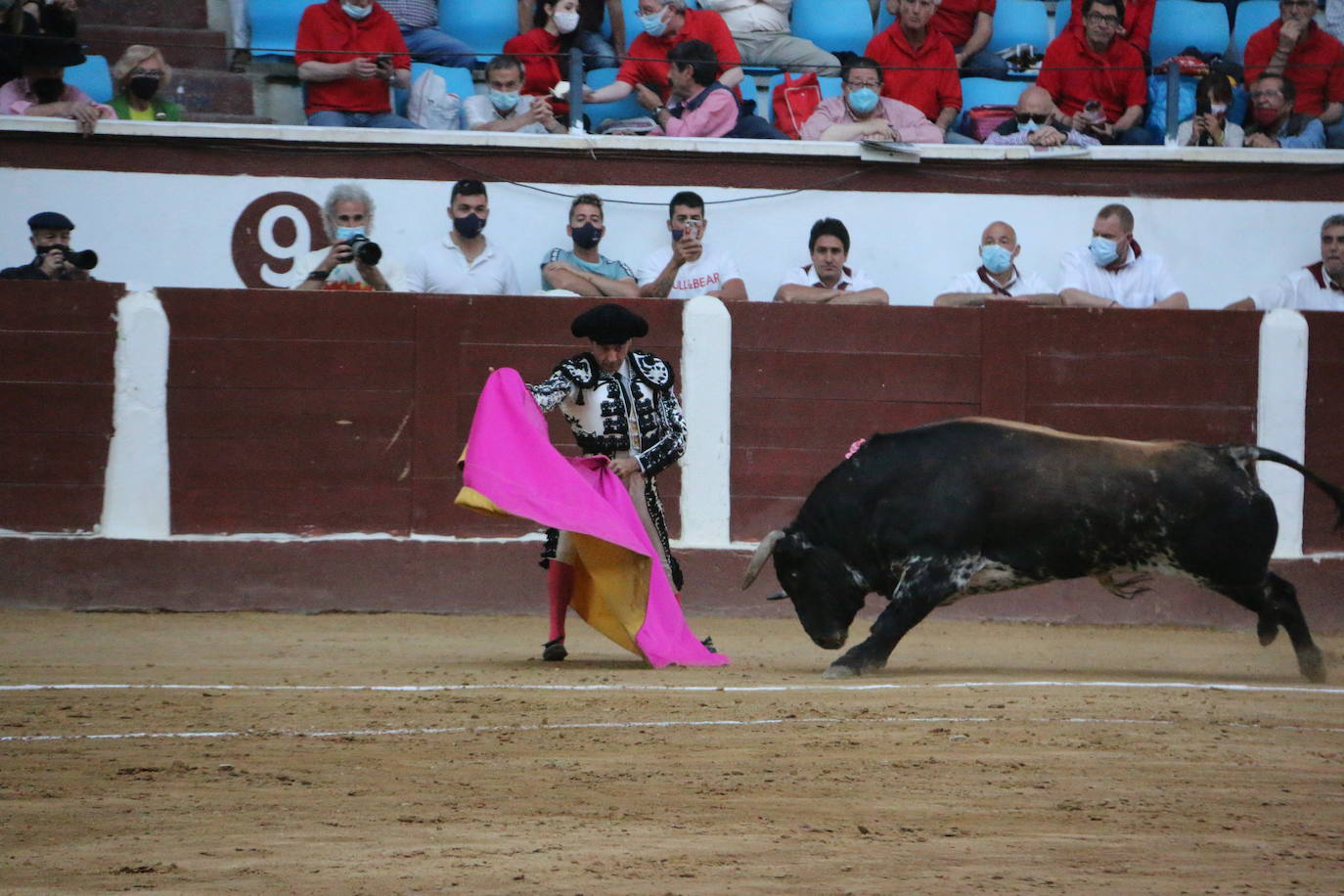 Fotos: Las mejores imágenes de Enrique Ponce en la plaza de toros de León