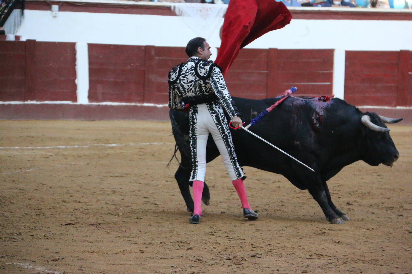 Fotos: Las mejores imágenes de Enrique Ponce en la plaza de toros de León