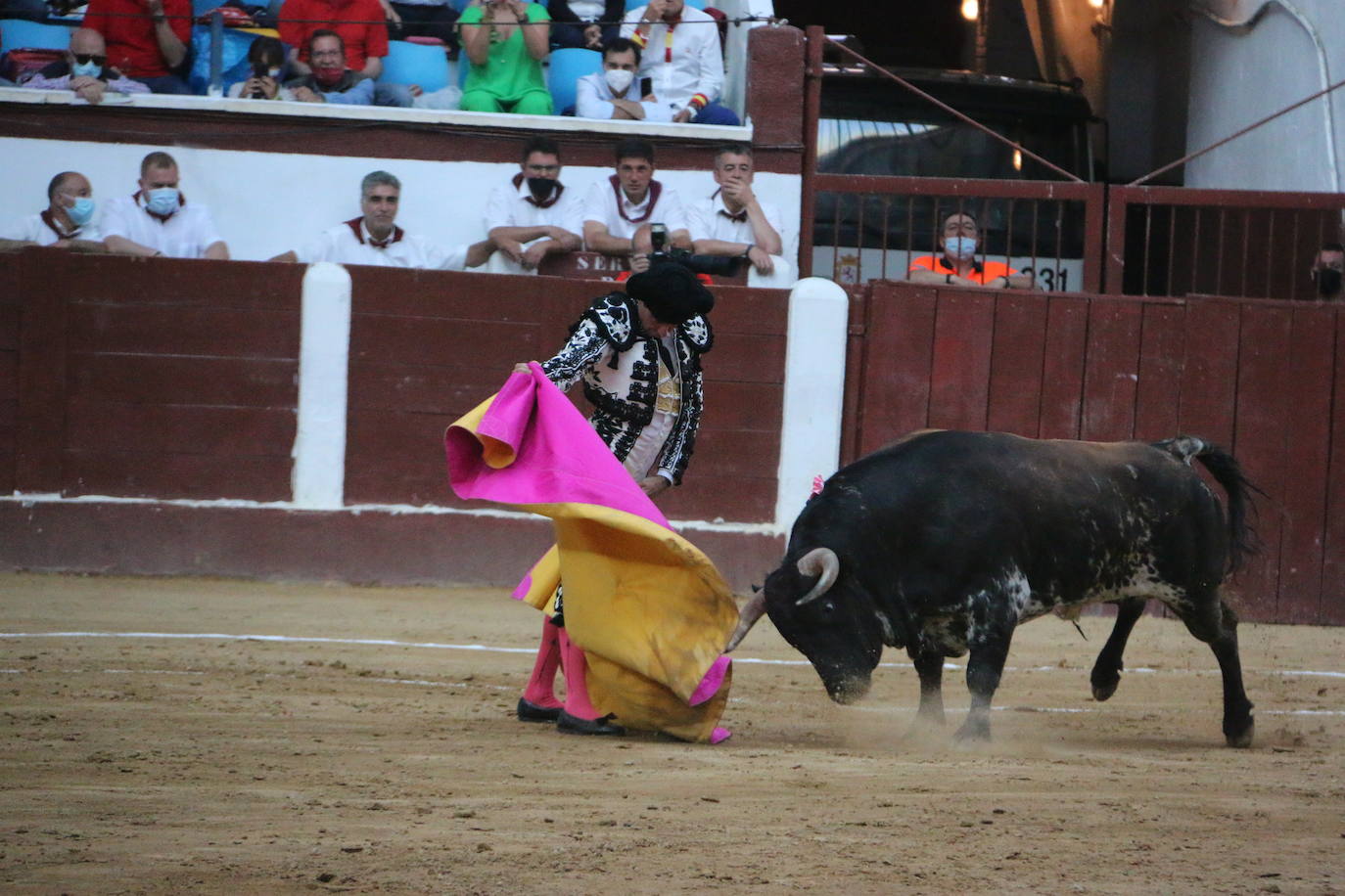 Fotos: Las mejores imágenes de Enrique Ponce en la plaza de toros de León