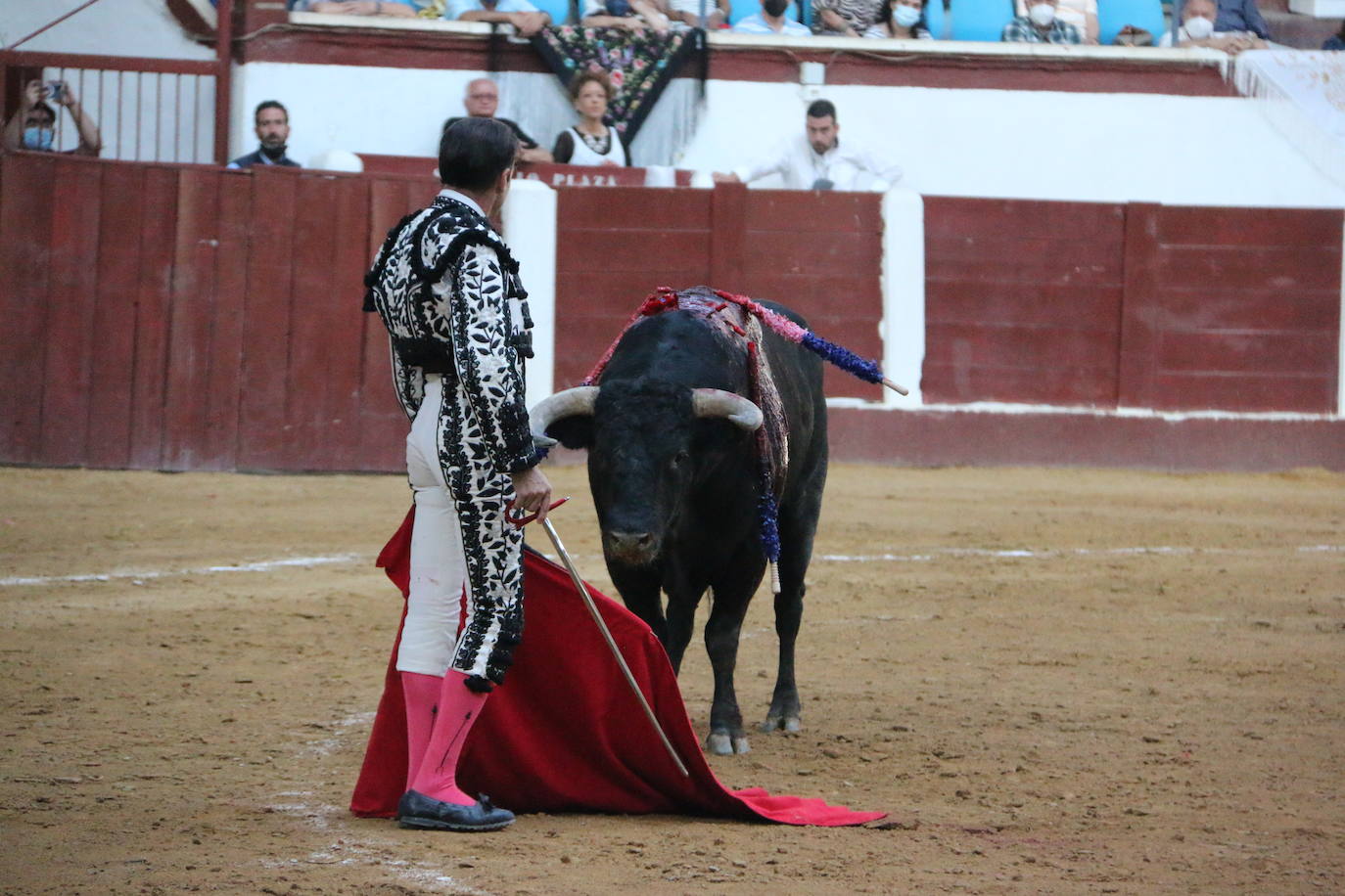 Fotos: Las mejores imágenes de Enrique Ponce en la plaza de toros de León