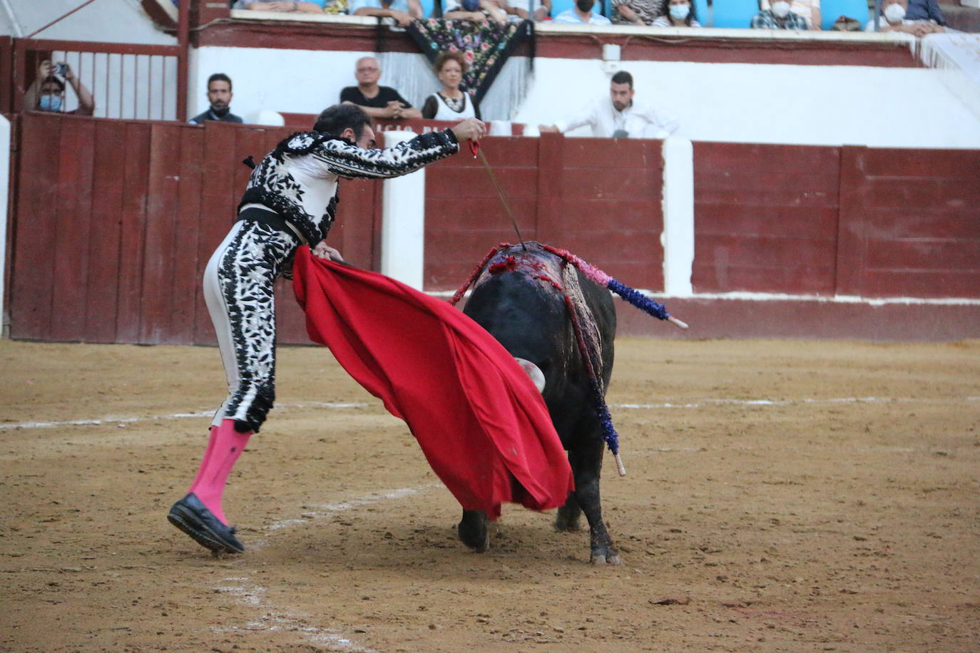 Fotos: Las mejores imágenes de Enrique Ponce en la plaza de toros de León