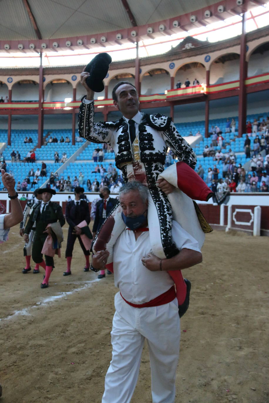 Puerta grande para Pablo Hermoso y Enrique Ponce