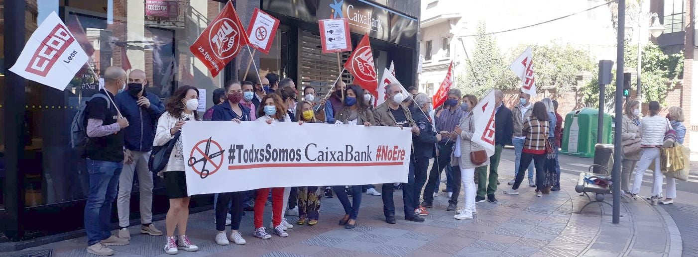 La plantilla de CaixaBank exige 'salidas voluntarias' en un conflicto que alcanza su fecha límite. 