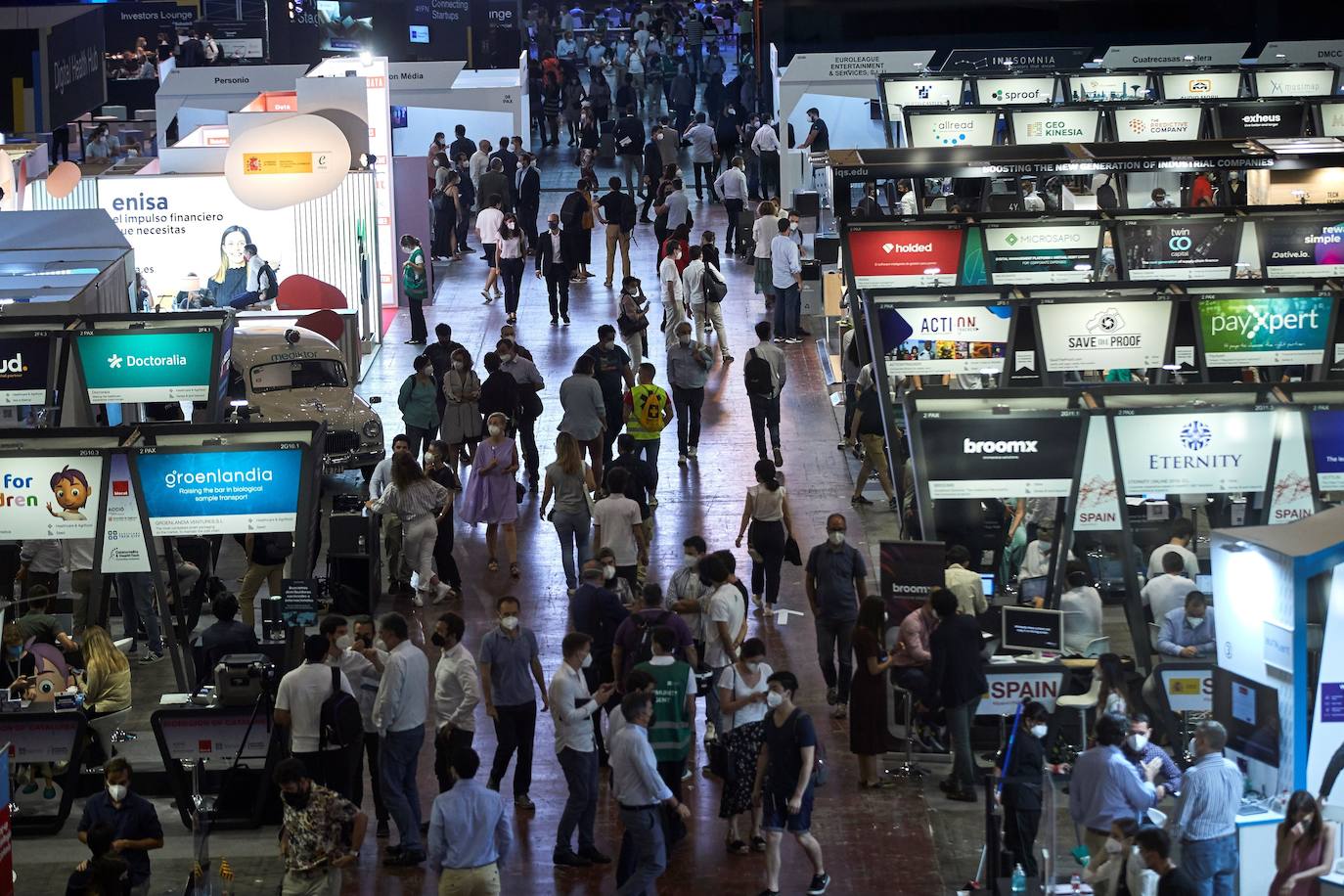 Fotos: El Mobile World Congress, por dentro: de bistecs vegetarianos en 3D a controlar desde Barcelona un yate amarrado en Valencia