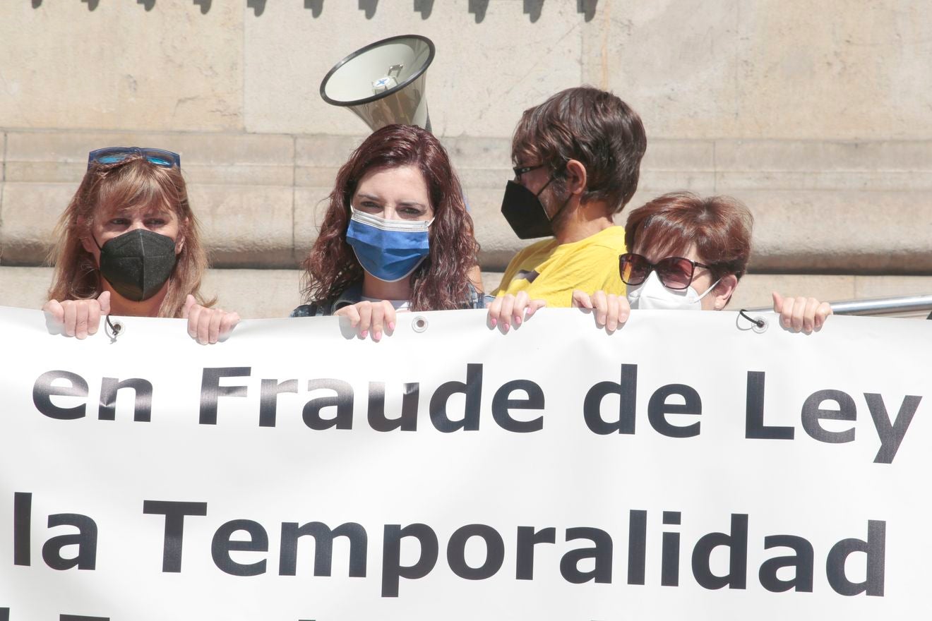 Los interinos leoneses vuelven a la calle para exigir que se acabe «con un fraude de ley». 