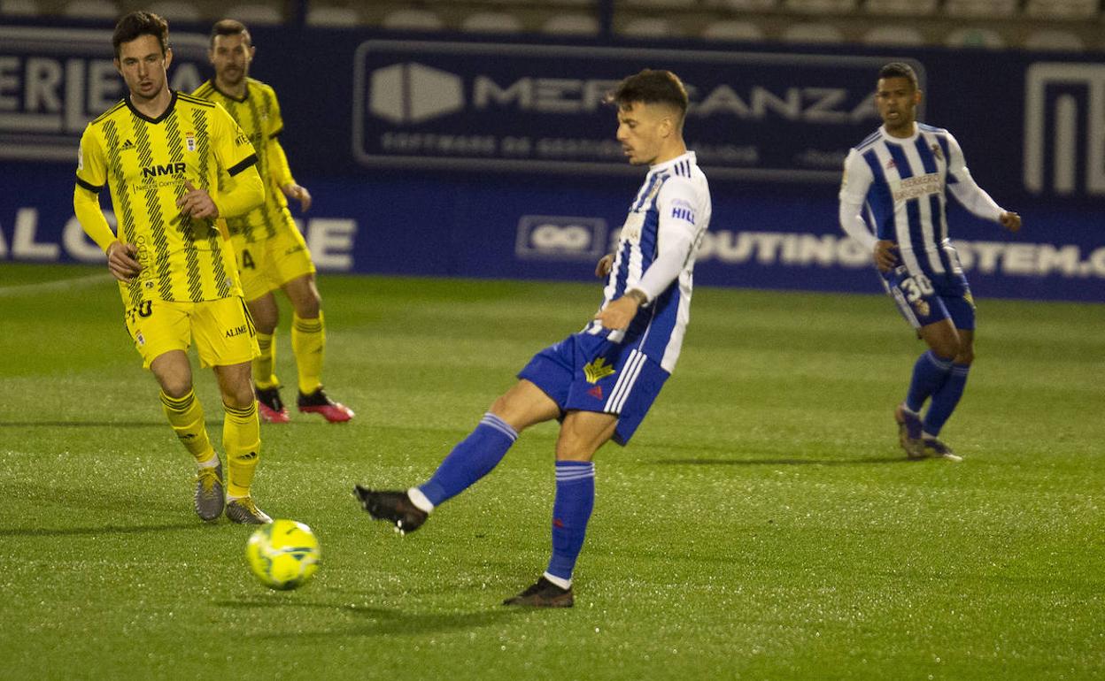 Un lance del partido entre Deportiva y Oviedo de la pasada temporada.