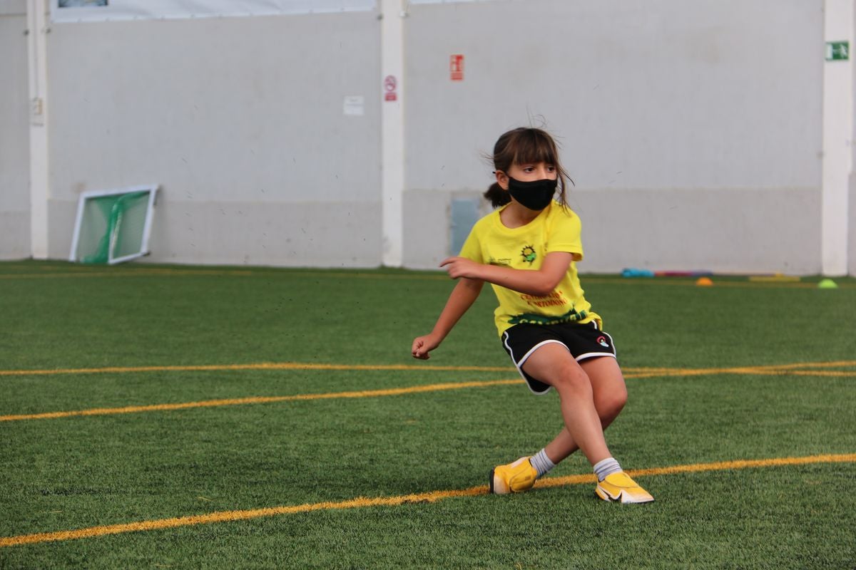 El Campus Diego Calzado reúne a más de 80 niños en la primera semana en el Olímpico de León