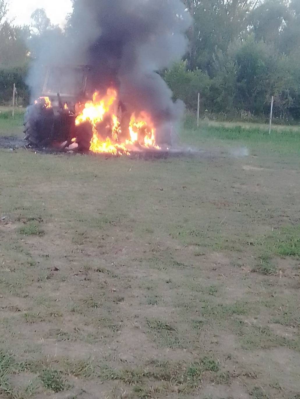 Arde un tractor en Ruiforco