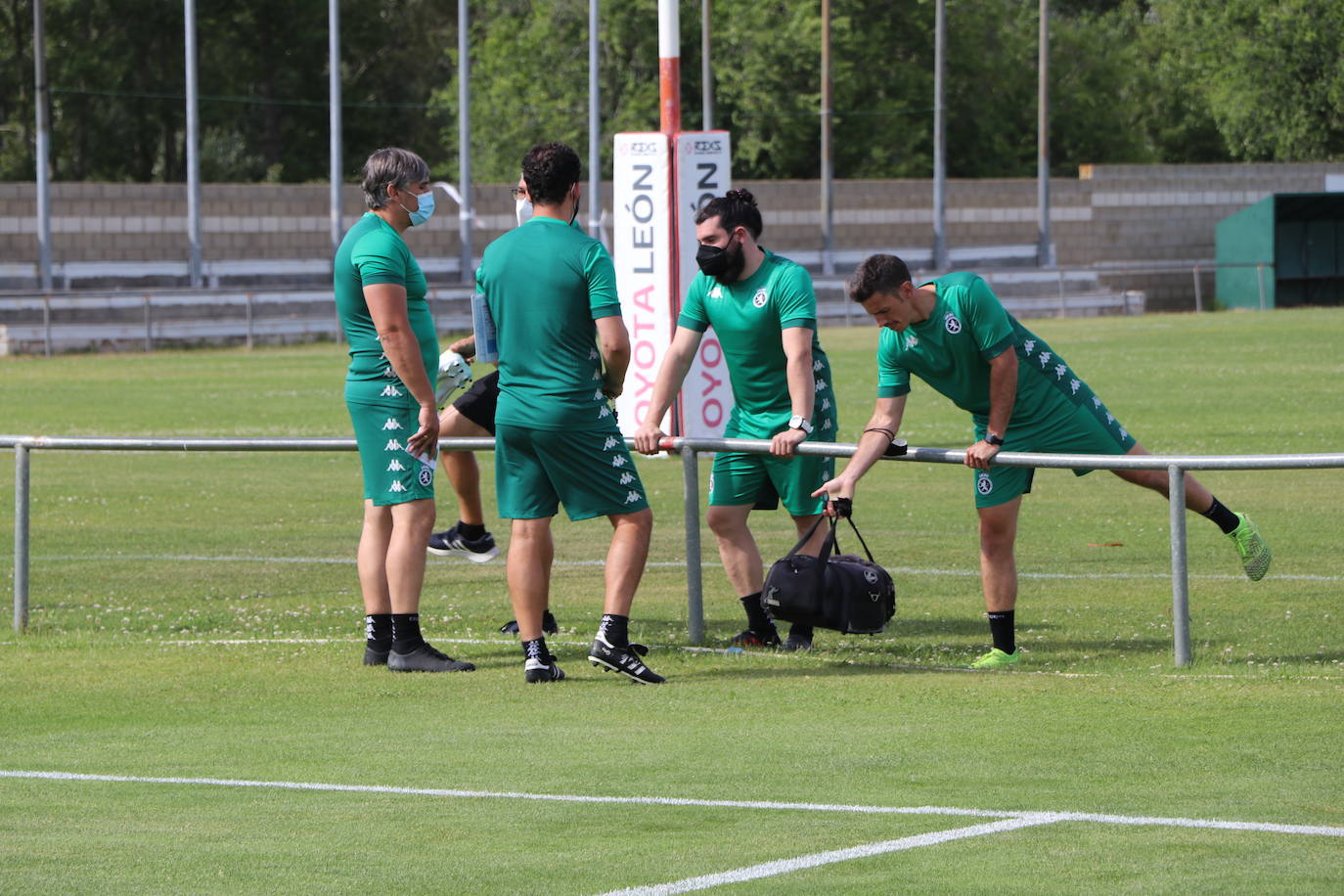 El conjunto leonés inicia los entrenamientos de una nueva campaña a la espera de completar su plantilla.