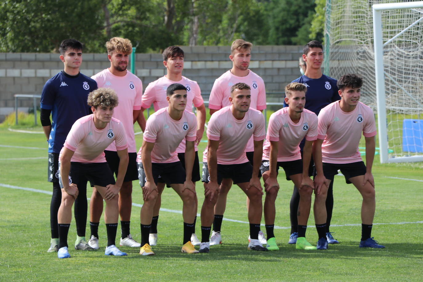 El conjunto leonés inicia los entrenamientos de una nueva campaña a la espera de completar su plantilla.