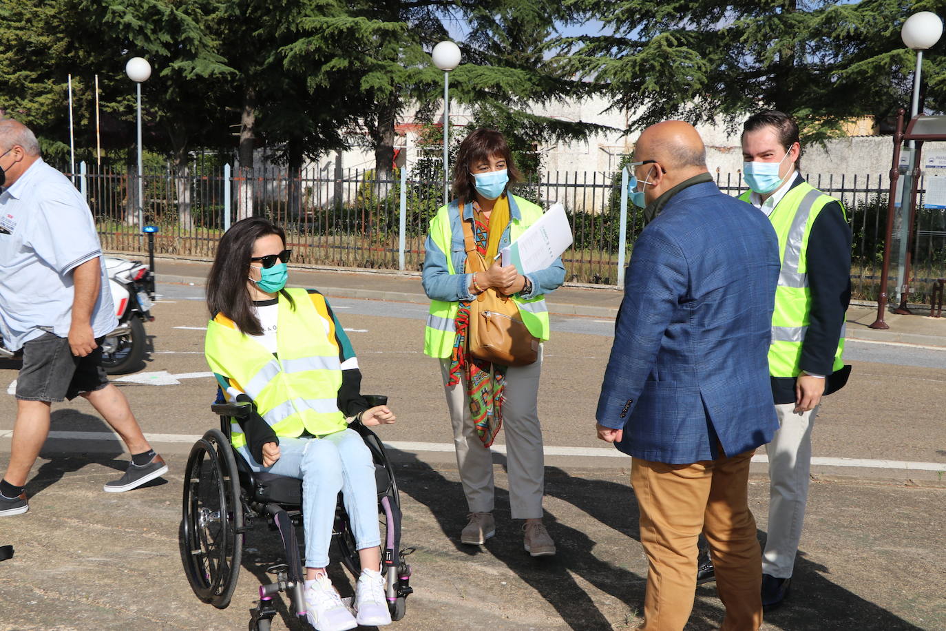 La campaña de Aspaym trata de llevar a los conductores las normas que puedan salvar vidas.