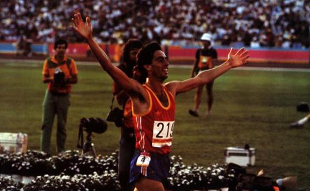 José Manuel Abascal celebra el bronce en 1.500 en Los Ángeles'84.