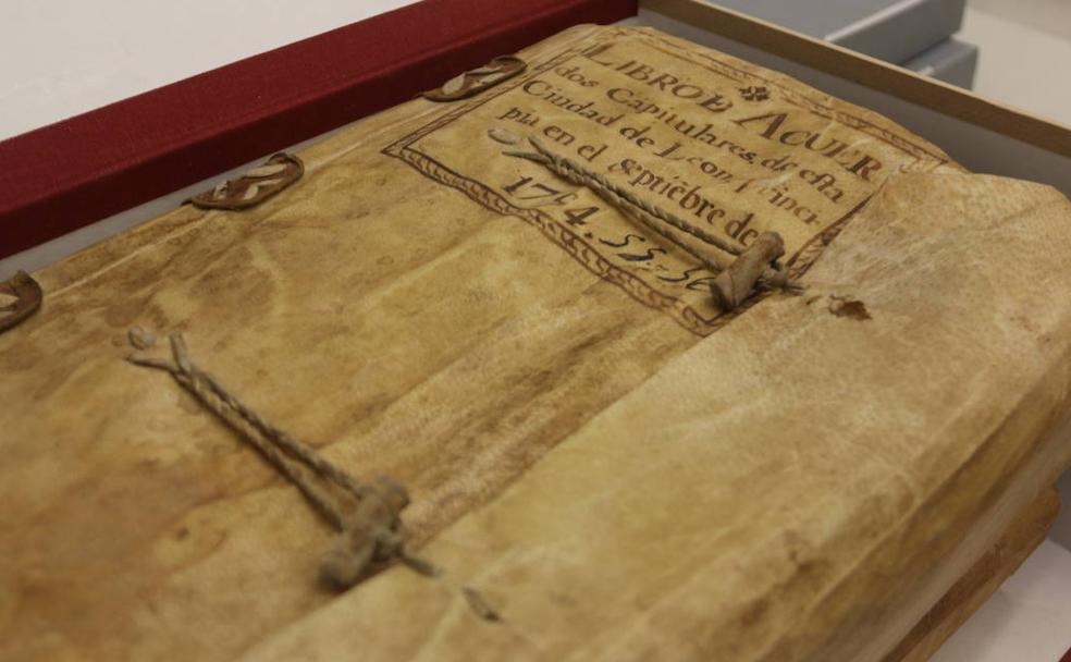 Algunos de los documentos que se encuentran en el Archivo Histórico Municipal de León.