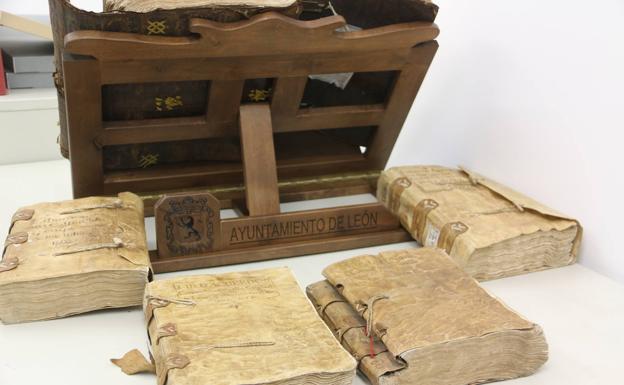 Galería. Documentos que recogen actas municipales.