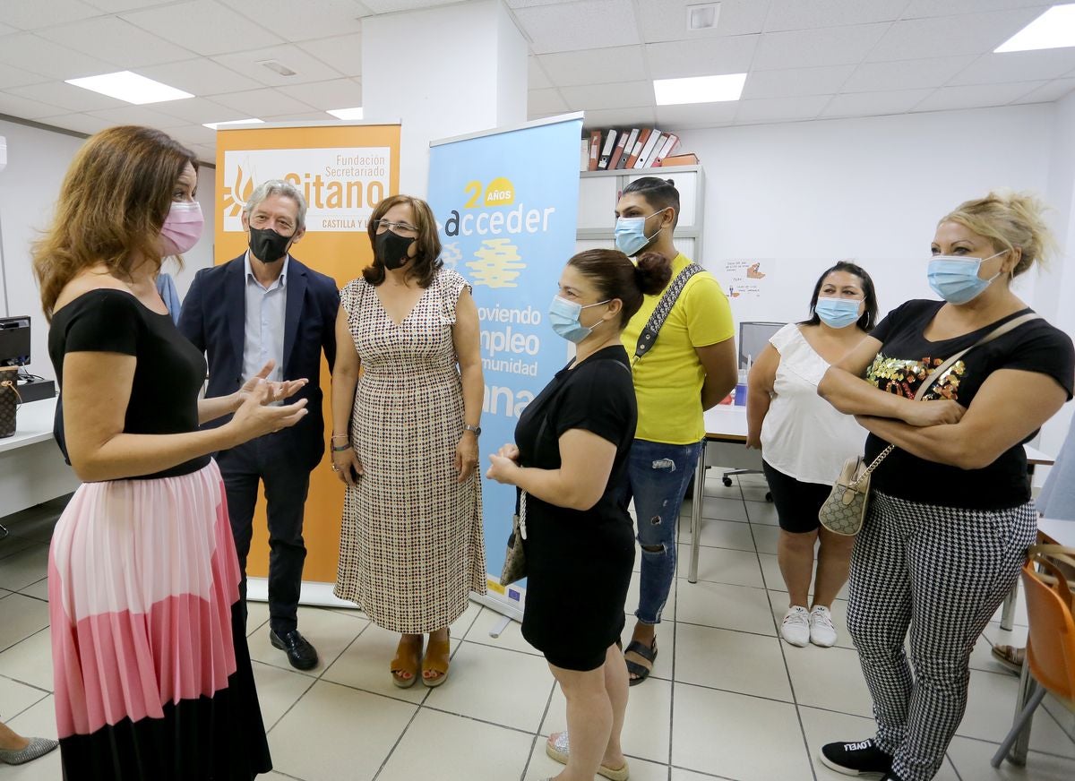 Fotos: Ana Carlota Amigo visita la Fundación Secretariado Gitano