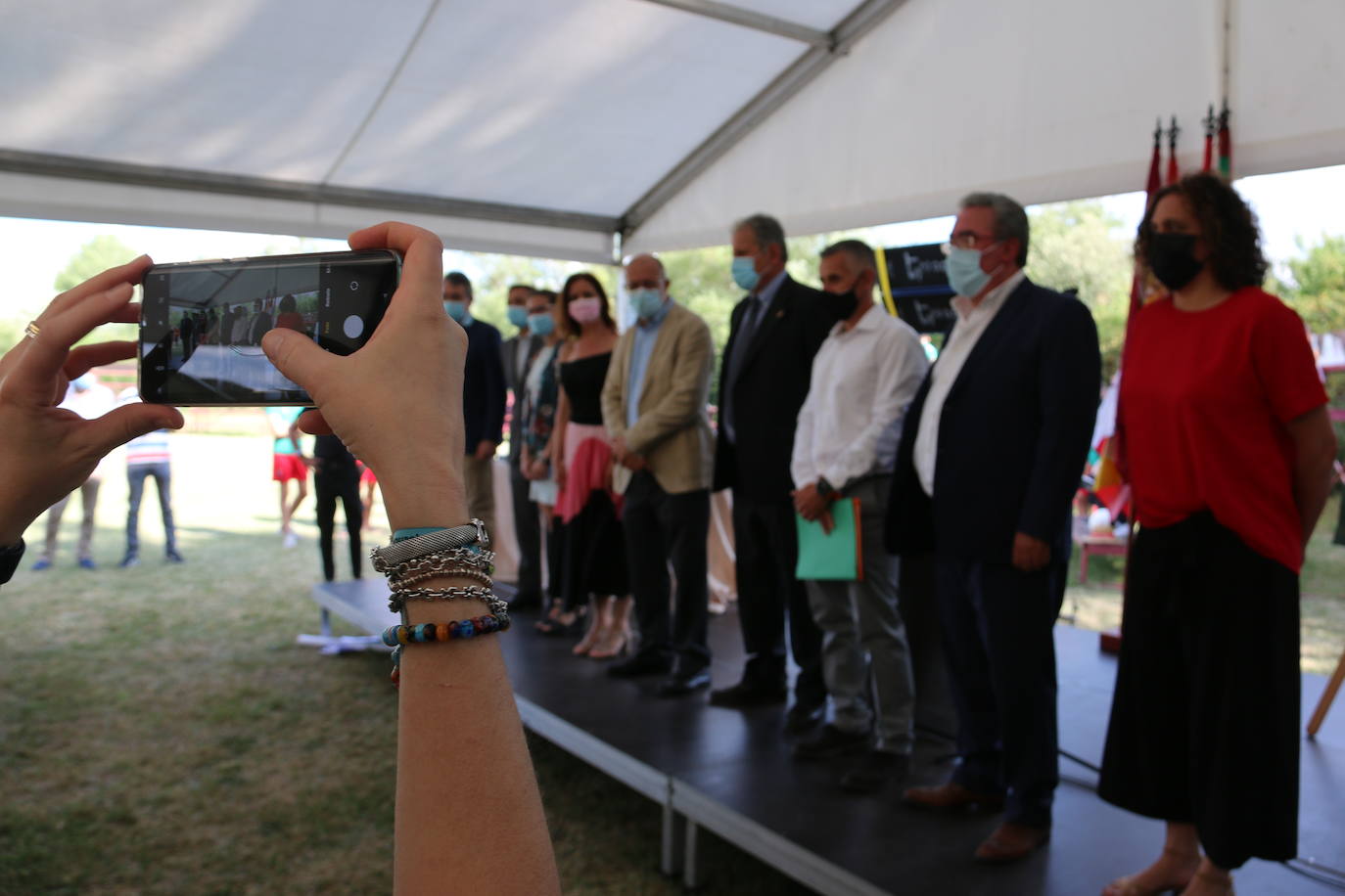 La Junta de Castilla y León anuncia la firma de la creación de una Federación Deportiva de la Lucha Leonesa en la presentación del Corro de Alcaldes de Valdefresno