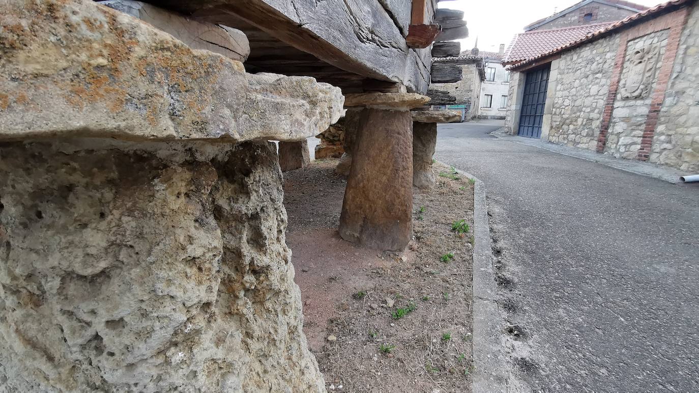 Datado en S.XVII, el hórreo de la localidad boñarense de Las Bodas es considerado como el más antiguo de España | Hasta 2020 no fue incluido dentro del catálogo de Bien de interés cultural de la Junta de Castilla y León, figura con la que sí estaban reconocidos otros de la provincia menos longevos.