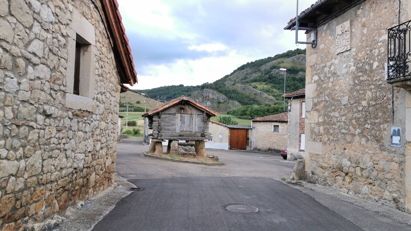 Datado en S.XVII, el hórreo de la localidad boñarense de Las Bodas es considerado como el más antiguo de España | Hasta 2020 no fue incluido dentro del catálogo de Bien de interés cultural de la Junta de Castilla y León, figura con la que sí estaban reconocidos otros de la provincia menos longevos.