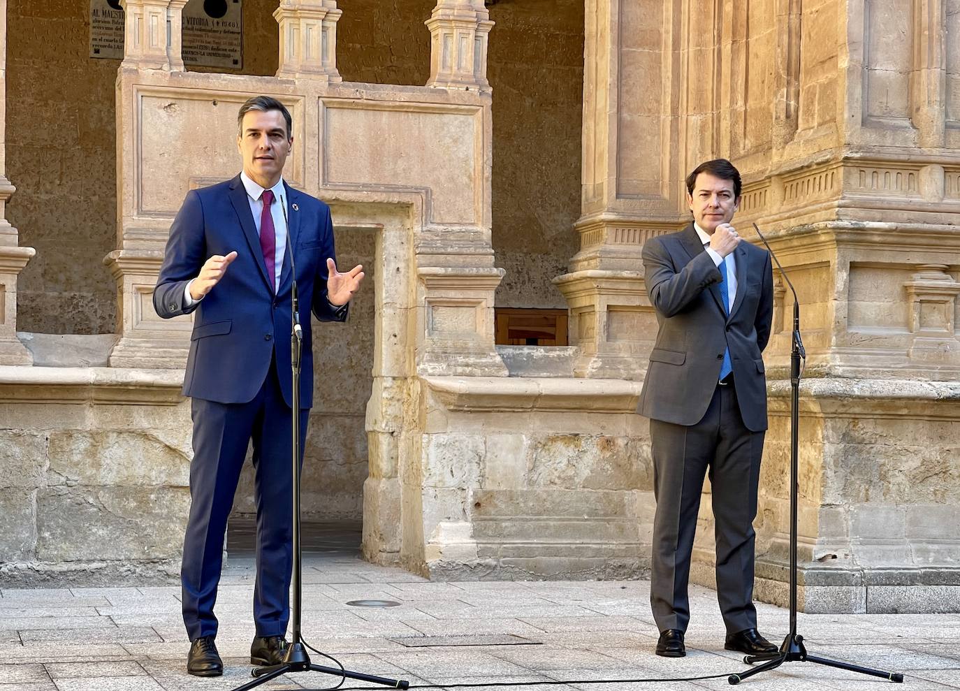 El Rey Felipe VI estuve presente en la reunión de los presidentes de las Comunidades Autónomas con el presidente del Gobierno, Pedro Sánchez.