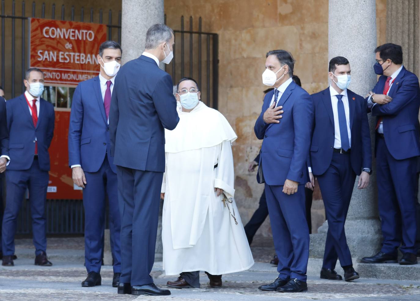 El Rey Felipe VI estuve presente en la reunión de los presidentes de las Comunidades Autónomas con el presidente del Gobierno, Pedro Sánchez.