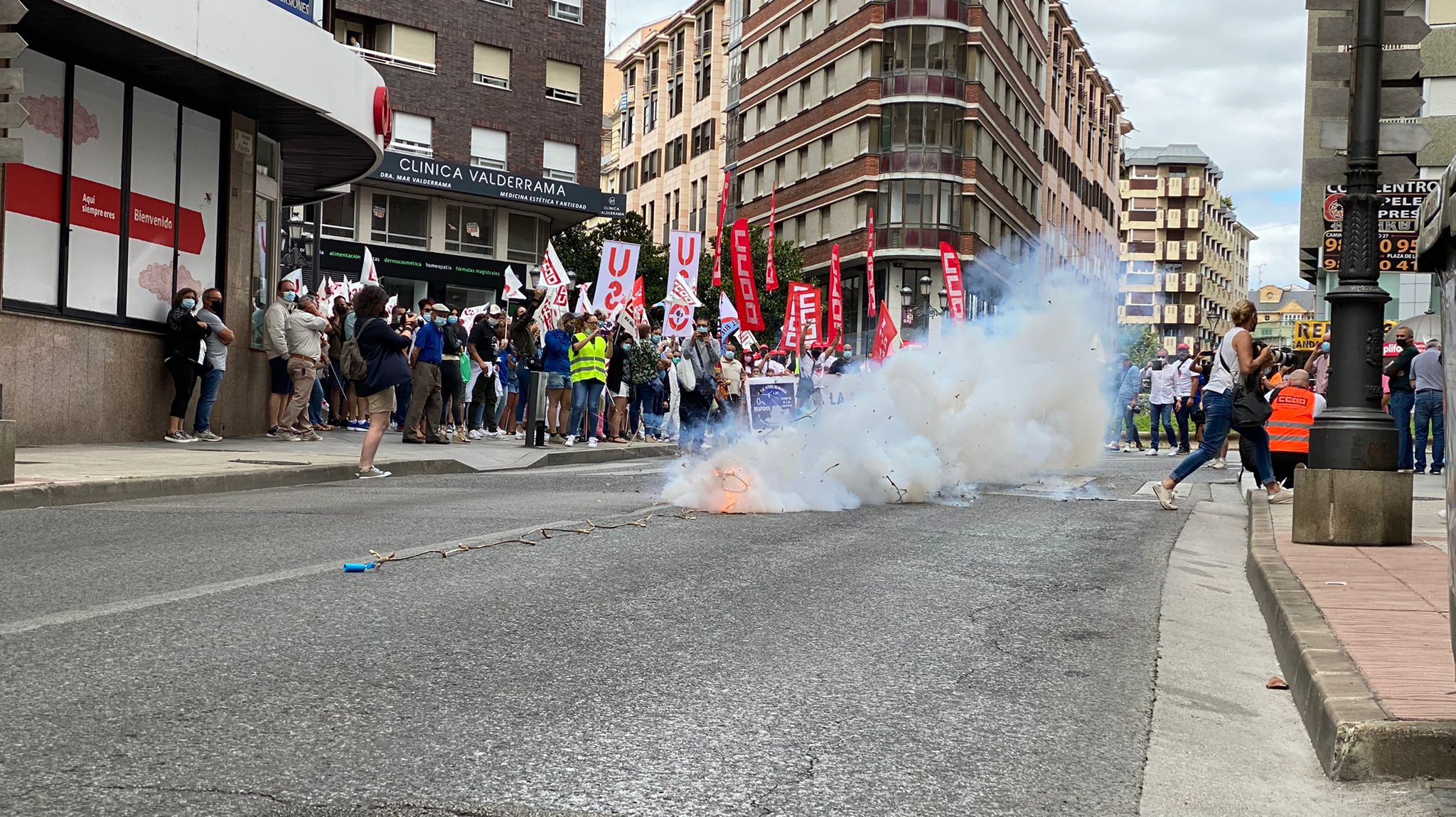 Más de 2.000 personas se han concentrado en contra de los 400 despidos en la empresa LM