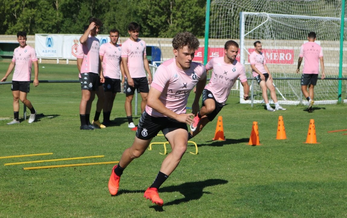 Marcos González, en acción durante la pretemporada de la Cultural.