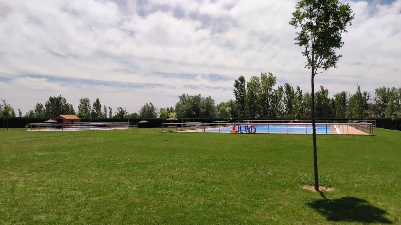 Las piscinas municipales de Gordoncillo son una alternativa veraniega para refrescarse