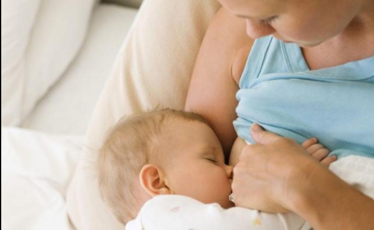 La lactancia materna juega un papel crucial como defensa ante patógenos como la covid
