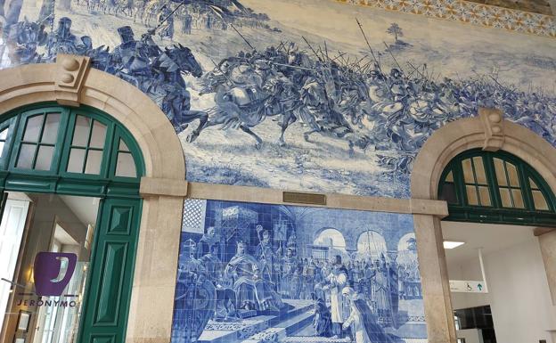 Galería. Conjunto de los dos murales con referencias leonesas en Oporto.