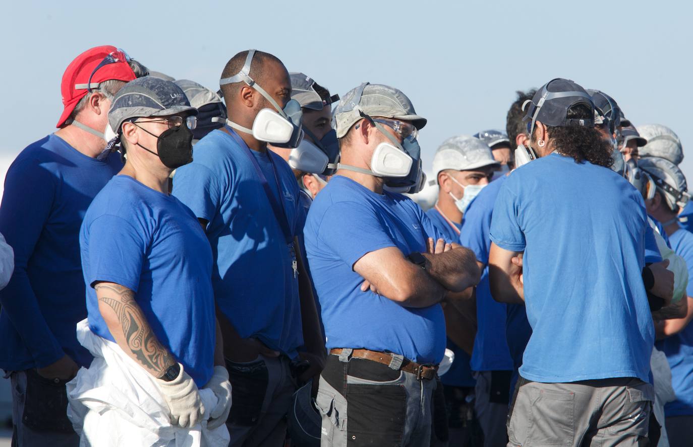 Los trabajadores deben decidir si aceptan el acuerdo de la empresa en la negociación.