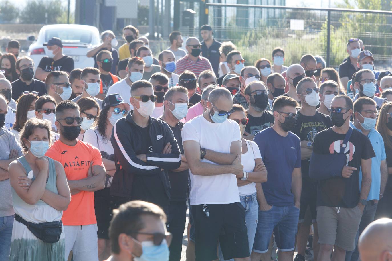 Los trabajadores deben decidir si aceptan el acuerdo de la empresa en la negociación.