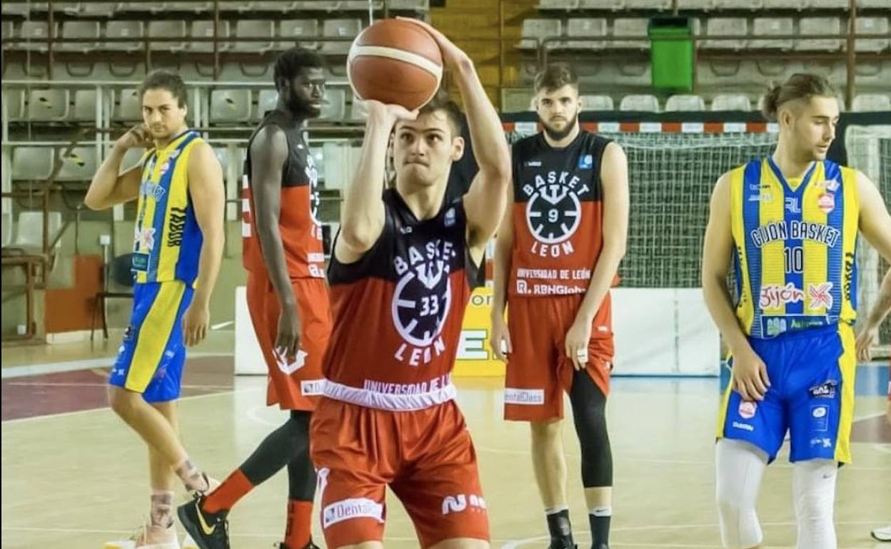 Rodrigo Llamas, durante un partido del equipo.