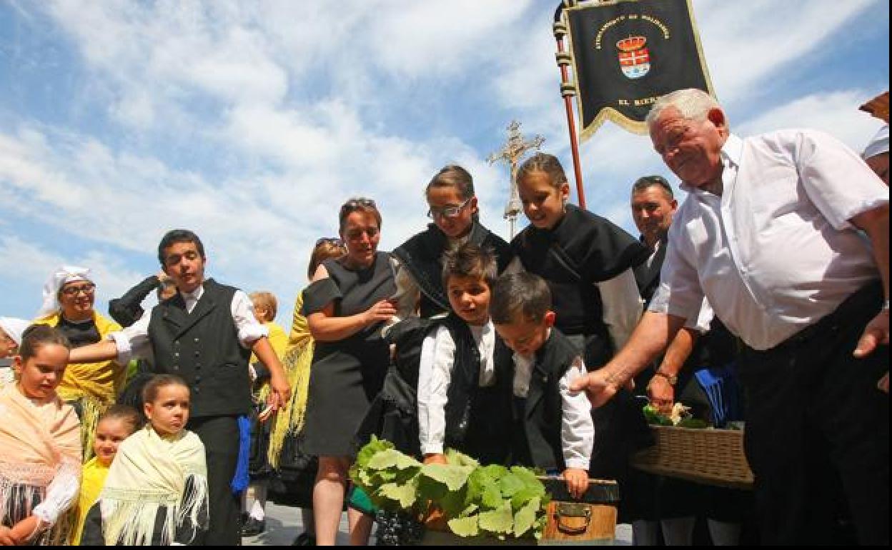 Pisada y ofrenda del año 2015.