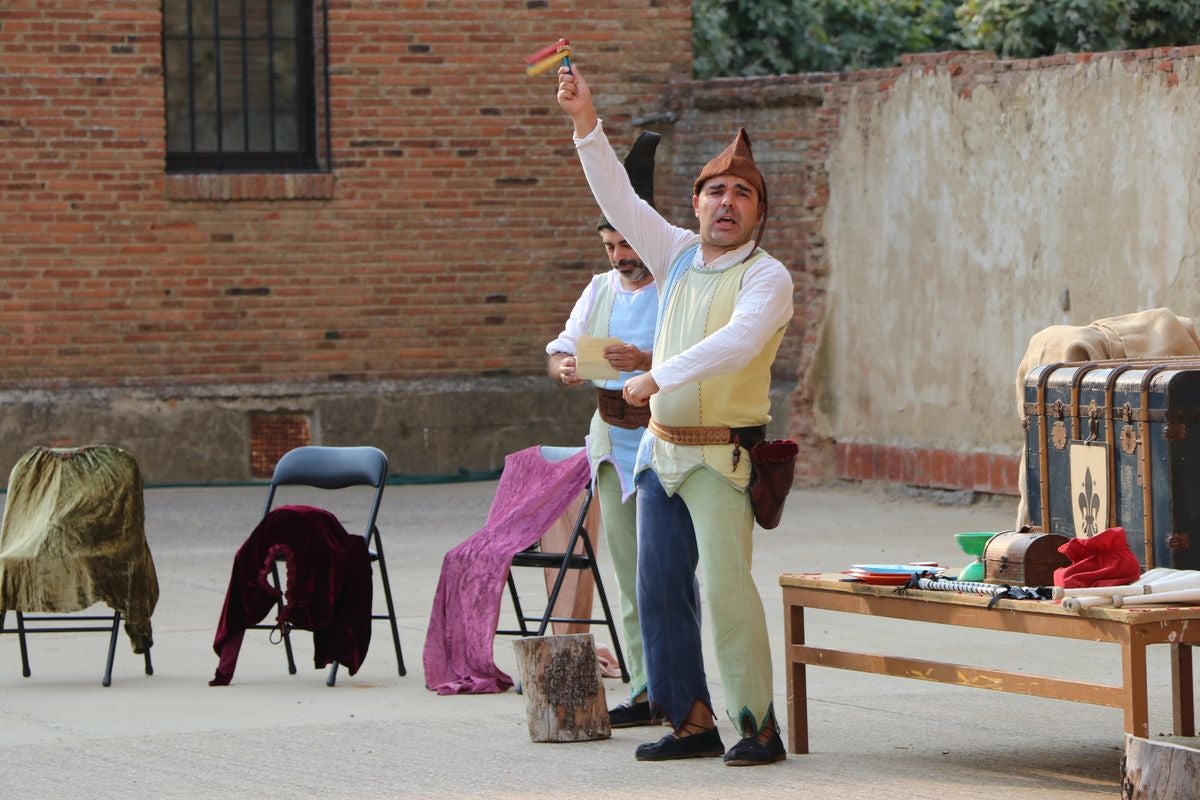 La localidad facundina celebra este fin de semana su XIX Encuentro de Juglares que llena de color y diversión las calles de la ciudad.