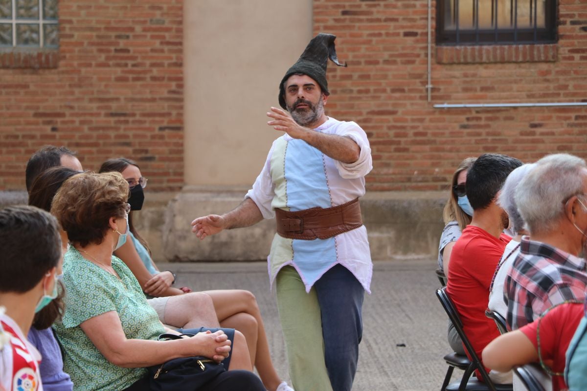 La localidad facundina celebra este fin de semana su XIX Encuentro de Juglares que llena de color y diversión las calles de la ciudad.